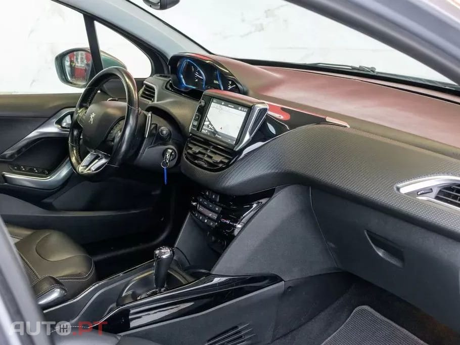 Peugeot 2008 1.6 BlueHDi EAT6 Allure