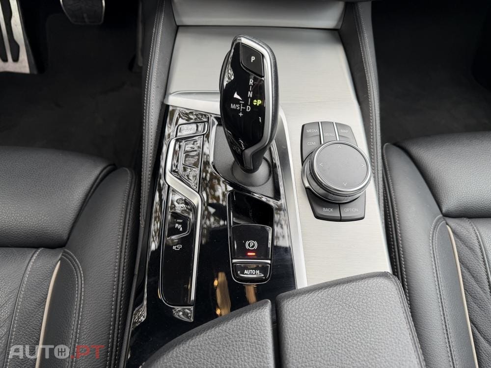 BMW 530 e Pack Desportivo M