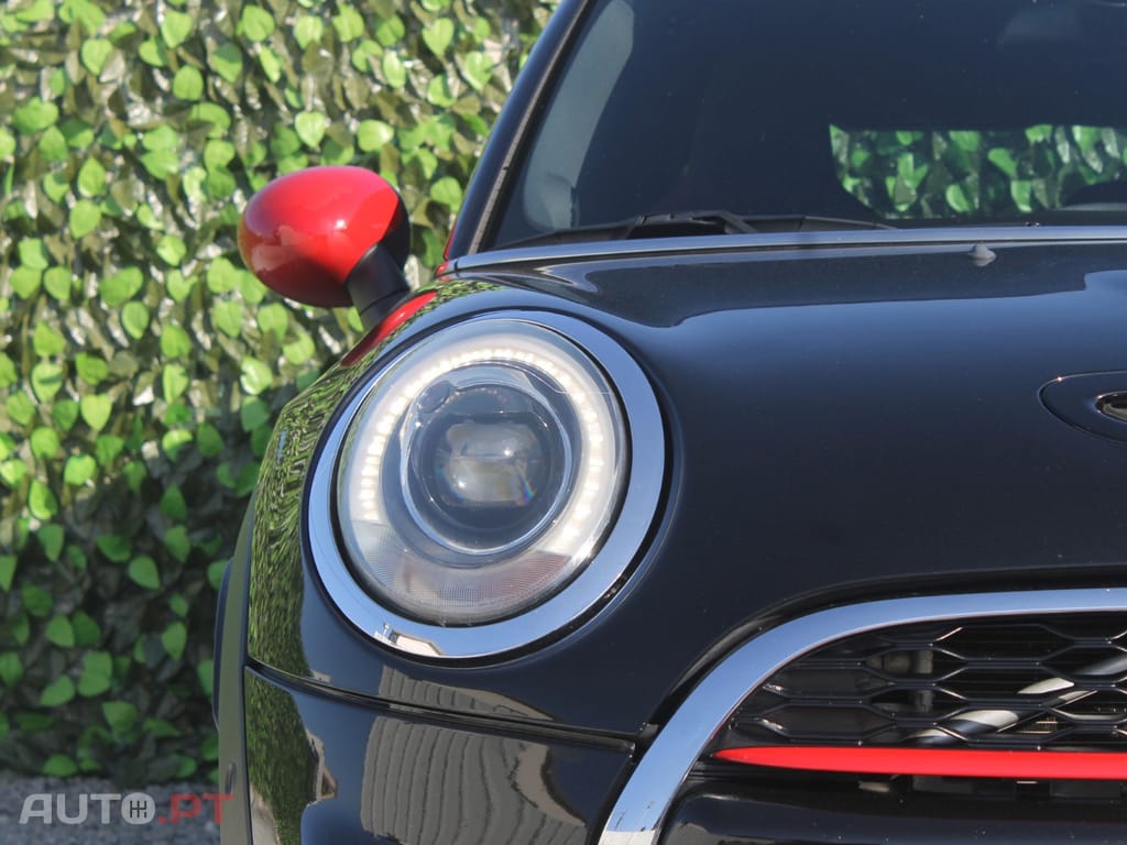 MINI John Cooper Works Auto Desportiva