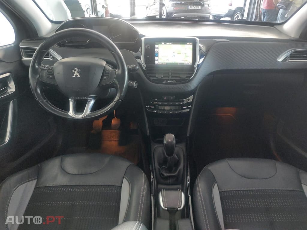 Peugeot 2008 1.2 PureTech Allure