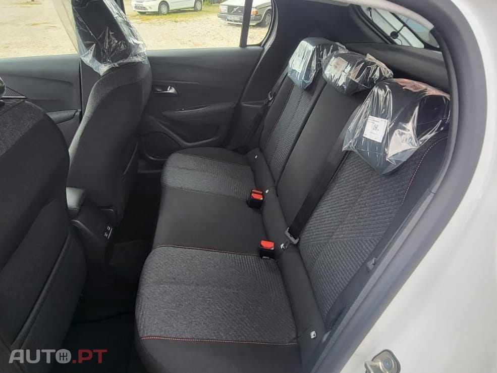 Peugeot E-208 50 kWh Style