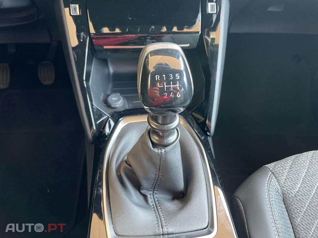Peugeot 2008 1.2 PureTech Active Pack
