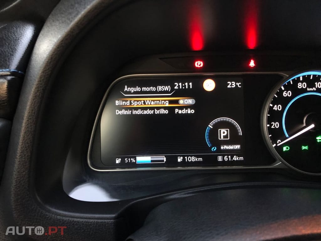 Nissan Leaf Tekna Two Tone