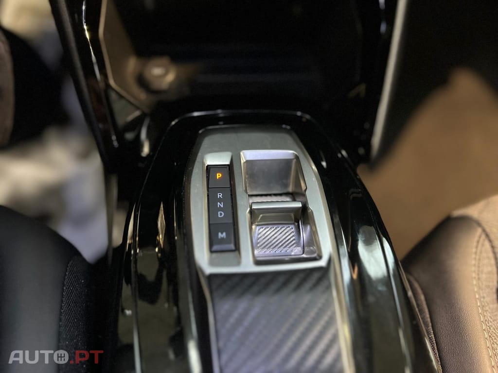 Peugeot 2008 1.2 Hybrid Allure e-DCS6