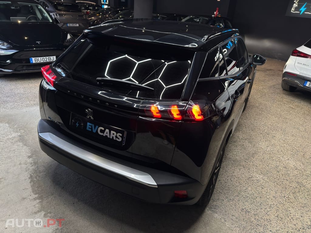 Peugeot E-208 50 kWh Allure Pack