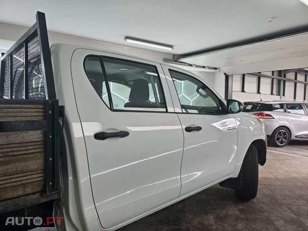 Toyota Hilux 2.4 D-4D 4WD CD CM
