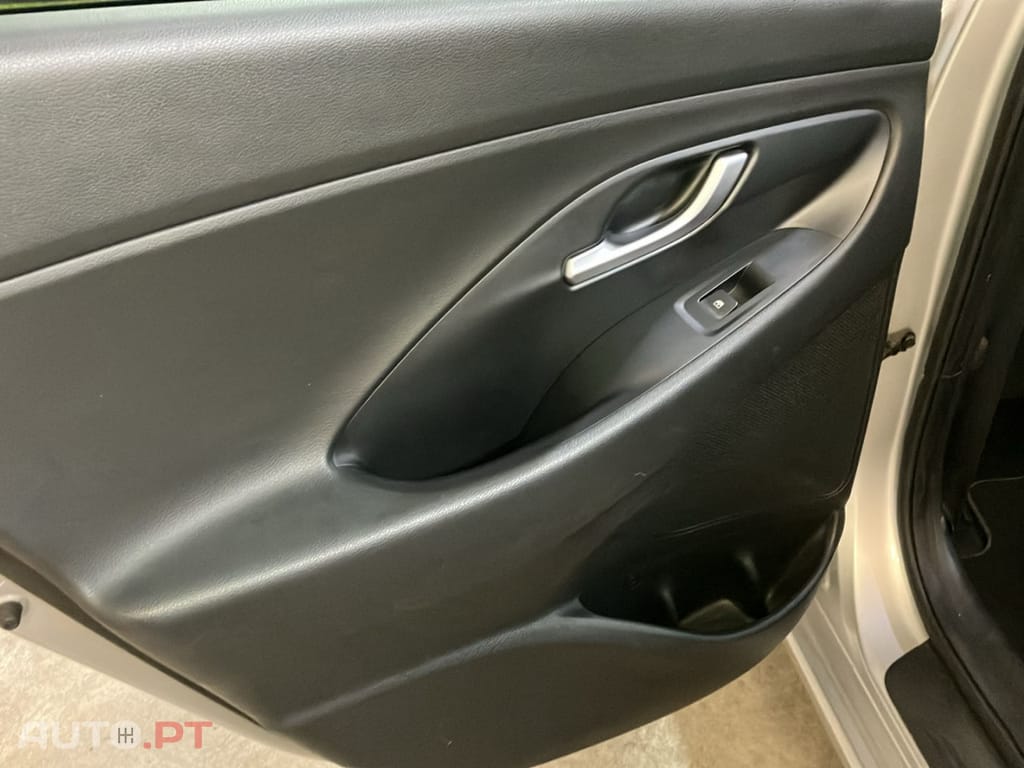 Hyundai i30 CW 1.6 CRDI 110 COMFORT PLUS