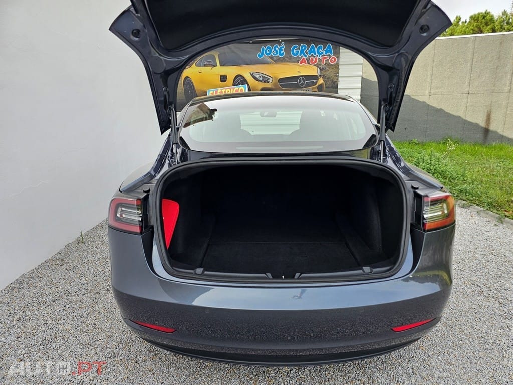 Tesla Model 3 Standard Range Plus RWD