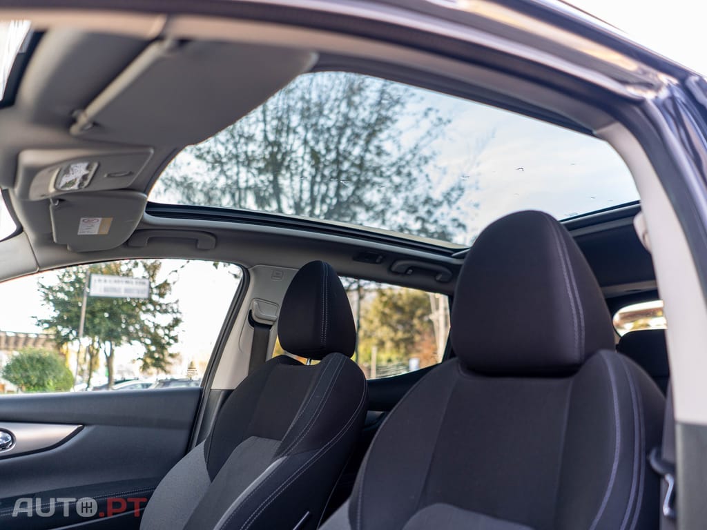 Nissan Qashqai 1.2 DIG-T N-Connecta 18