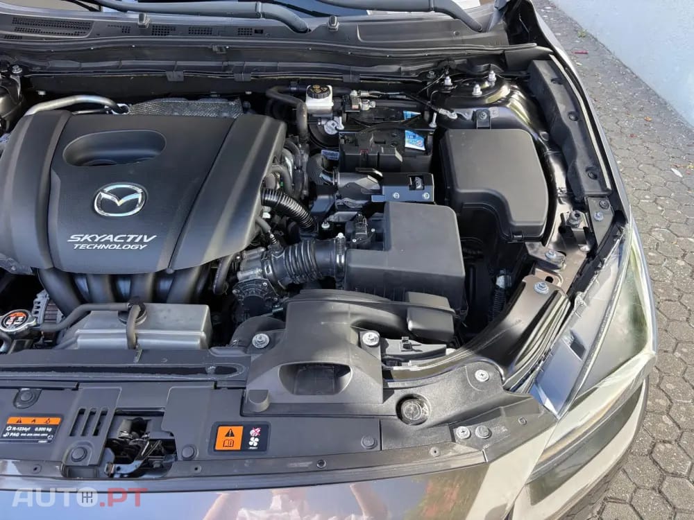 Mazda 3 1.5 Sky-G Evolve HS Navi