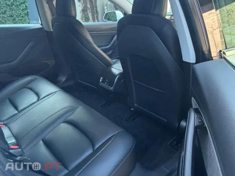 Tesla Model 3 Standard Range Plus RWD
