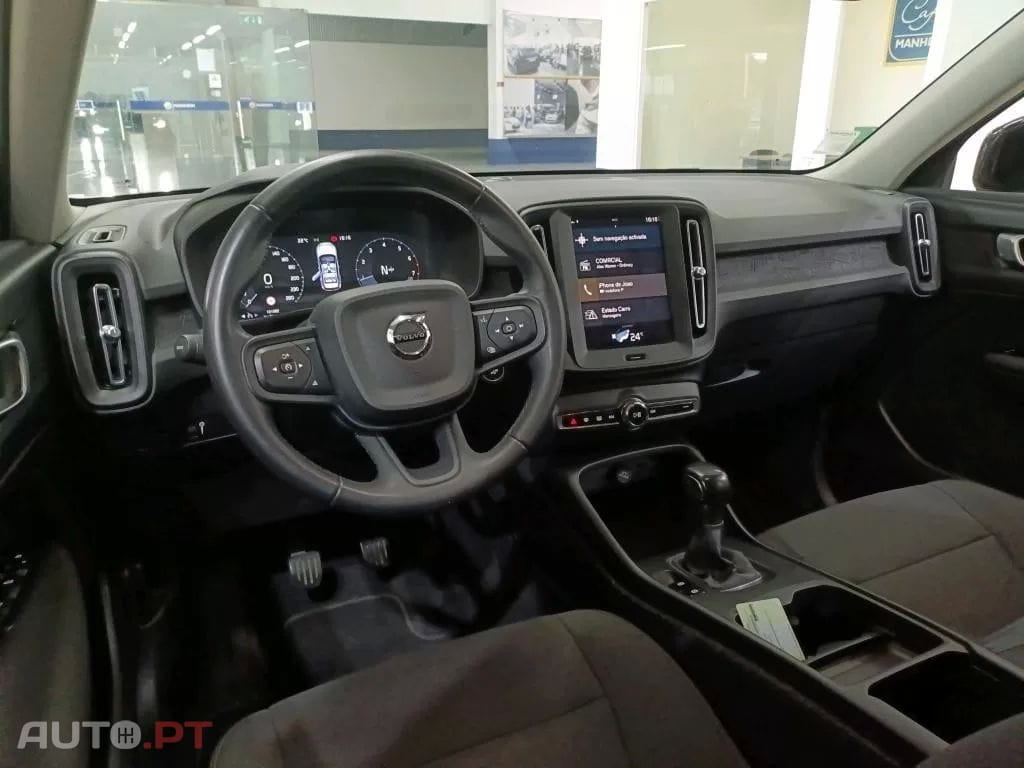 Volvo XC40 1.5 T2 Momentum Core