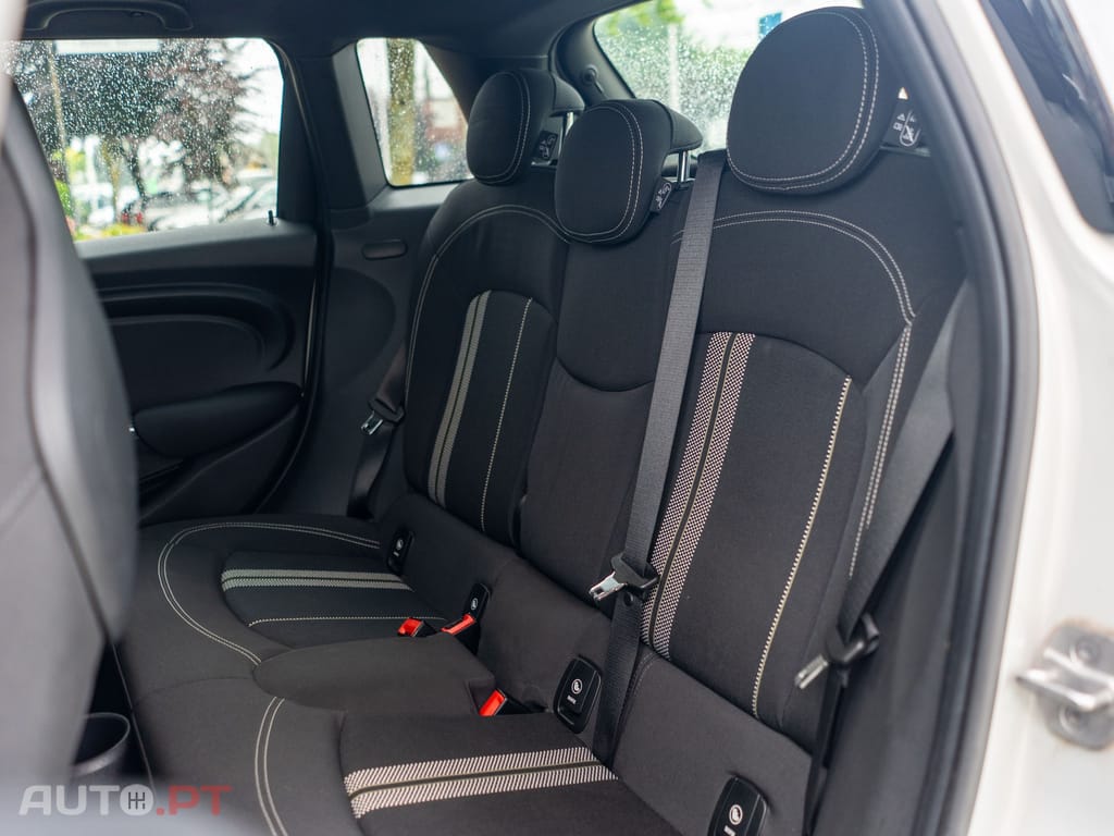 MINI Cooper Cooper Premium JCW Auto