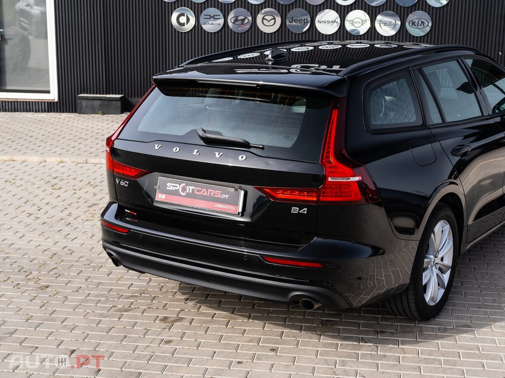 Volvo V60 2.0 B4 Essential Auto