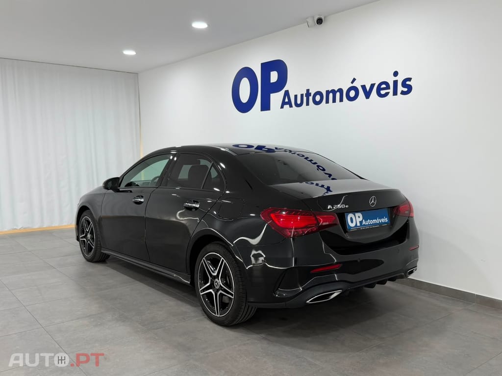 Mercedes-Benz A 250 e AMG Line
