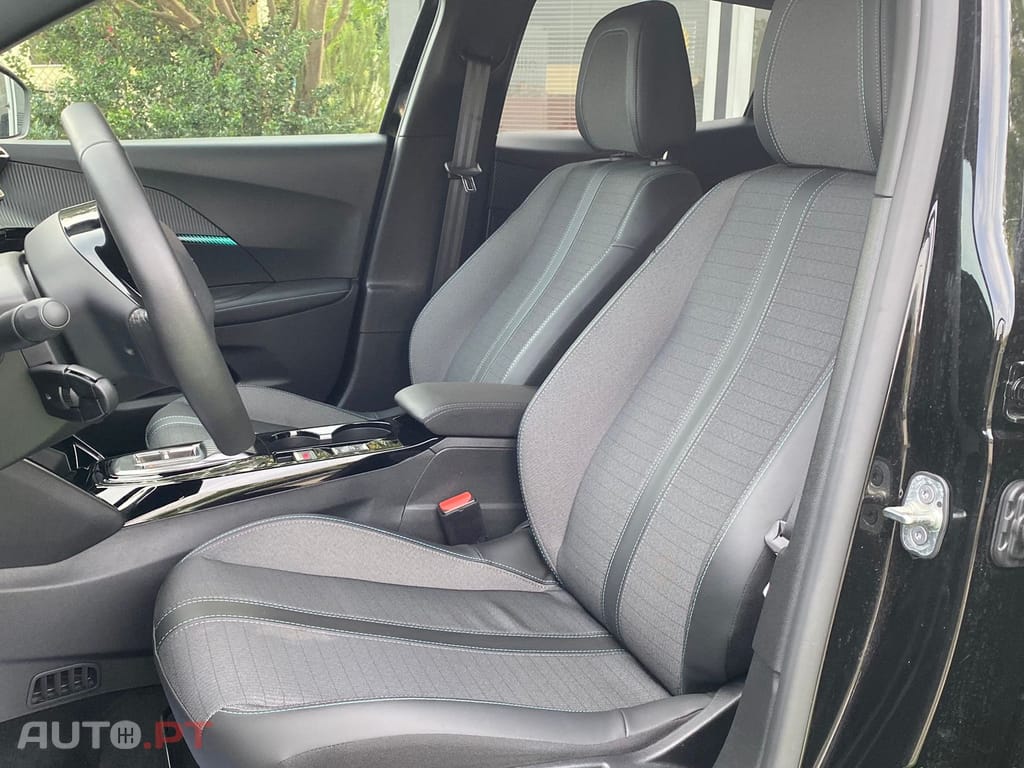 Peugeot E-2008 Allure