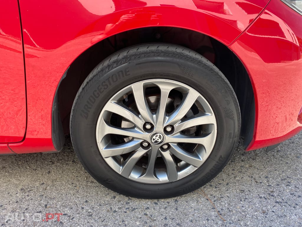 Toyota Yaris Comfort + Pack Style