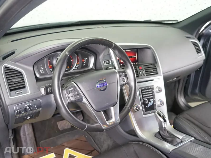 Volvo XC60 2.0 D3 Momentum Geartronic