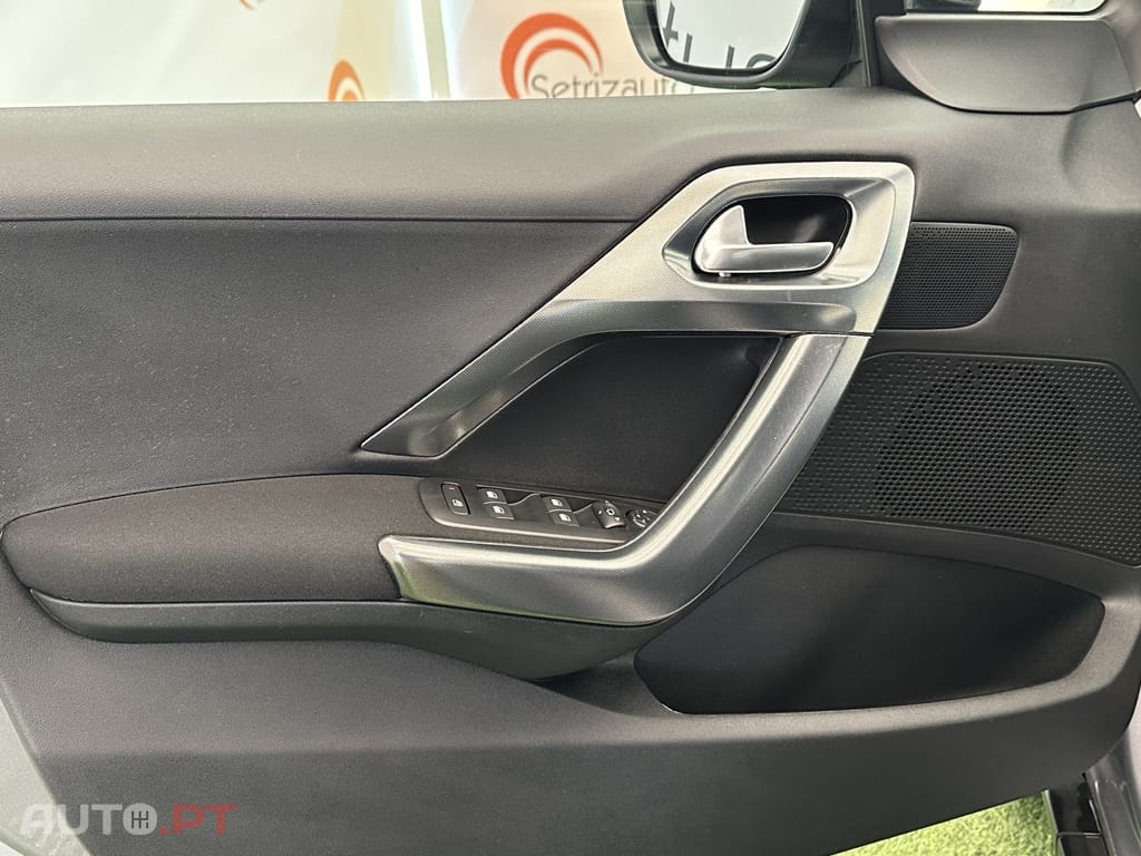 Peugeot 2008 1.2 PureTech Allure