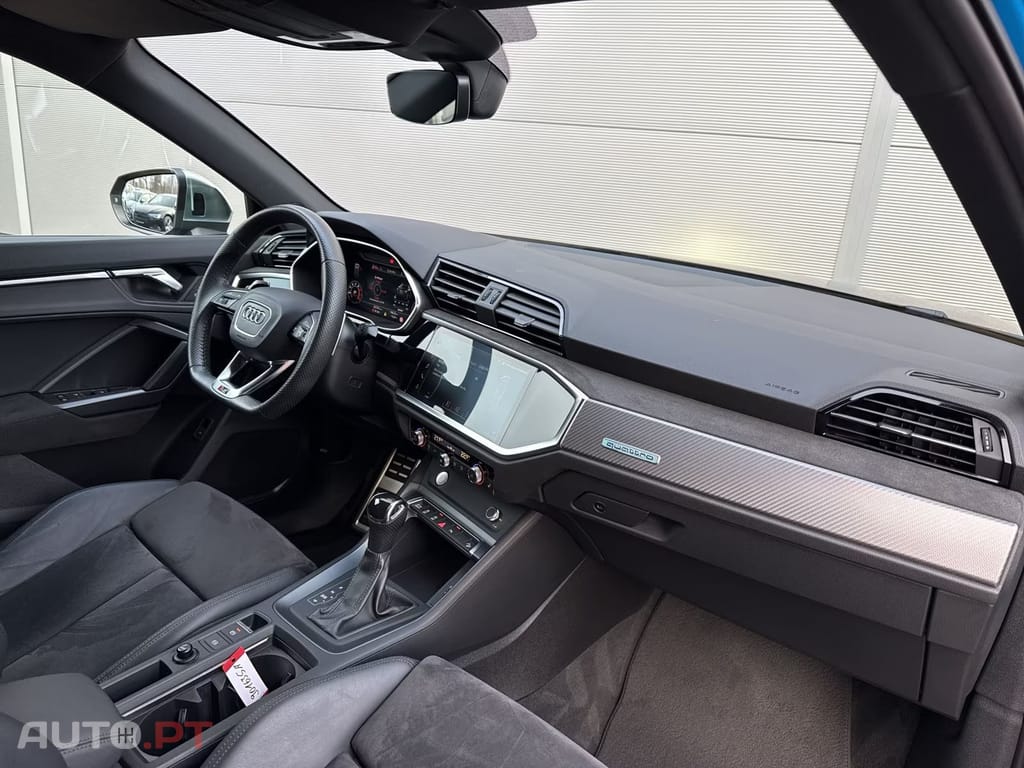 Audi RSQ3 quattro Matrix