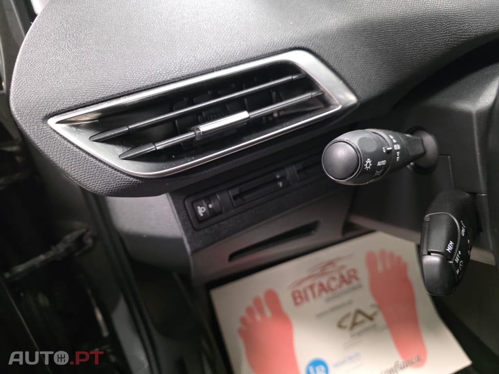 Peugeot 3008 1.5 BlueHDi Active