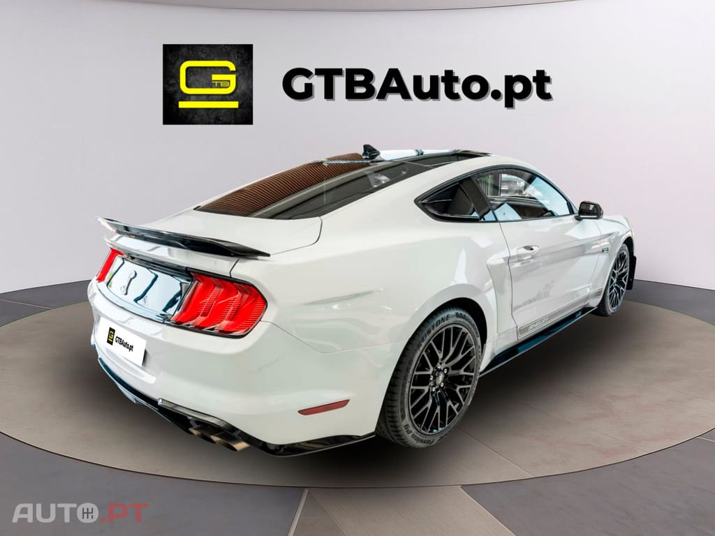 Ford Mustang 2,3 PERFORMA Premium GT 500 SHELBY 