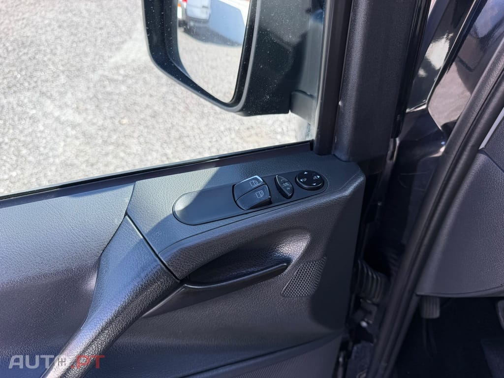 Mercedes-Benz Vito 5 LUGARES