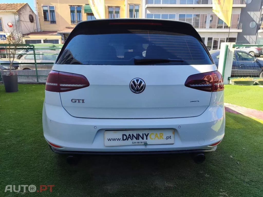 Volkswagen Golf GTI Performance BlueMotion DSG