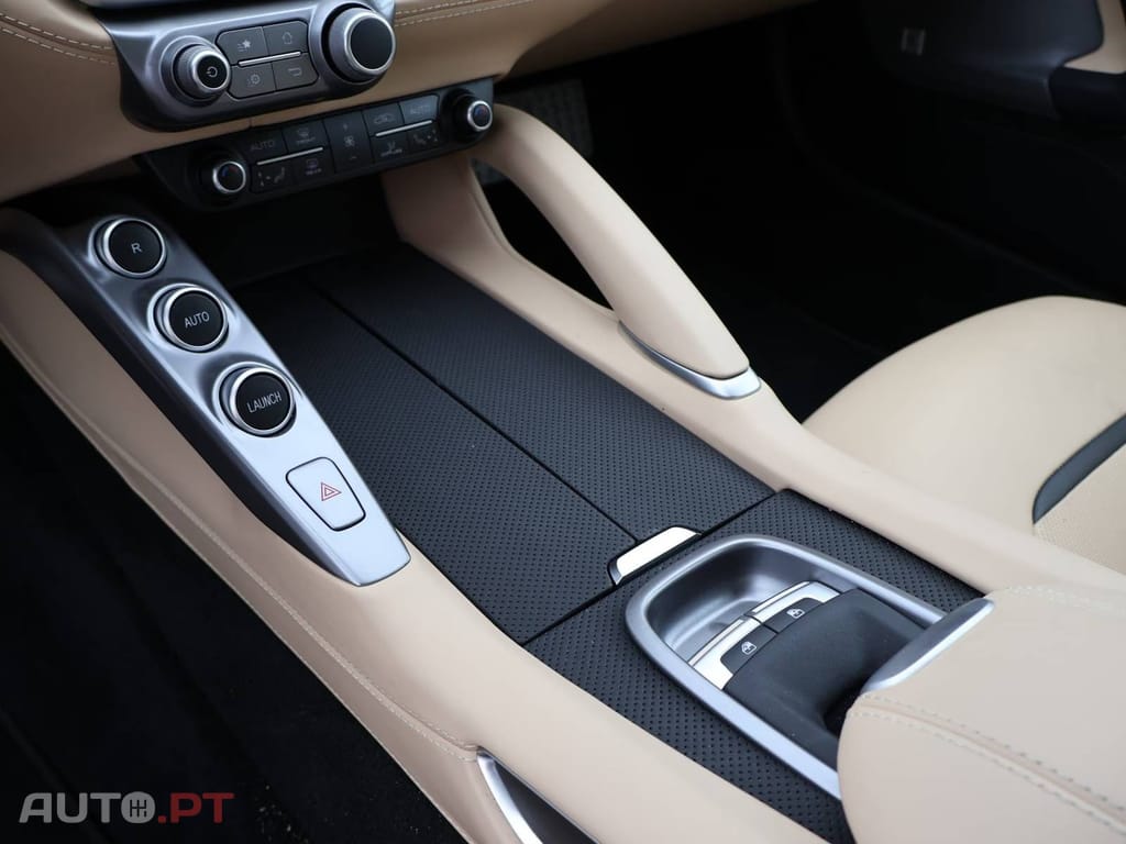 Ferrari GTC4 Lusso V12 4WD Lift