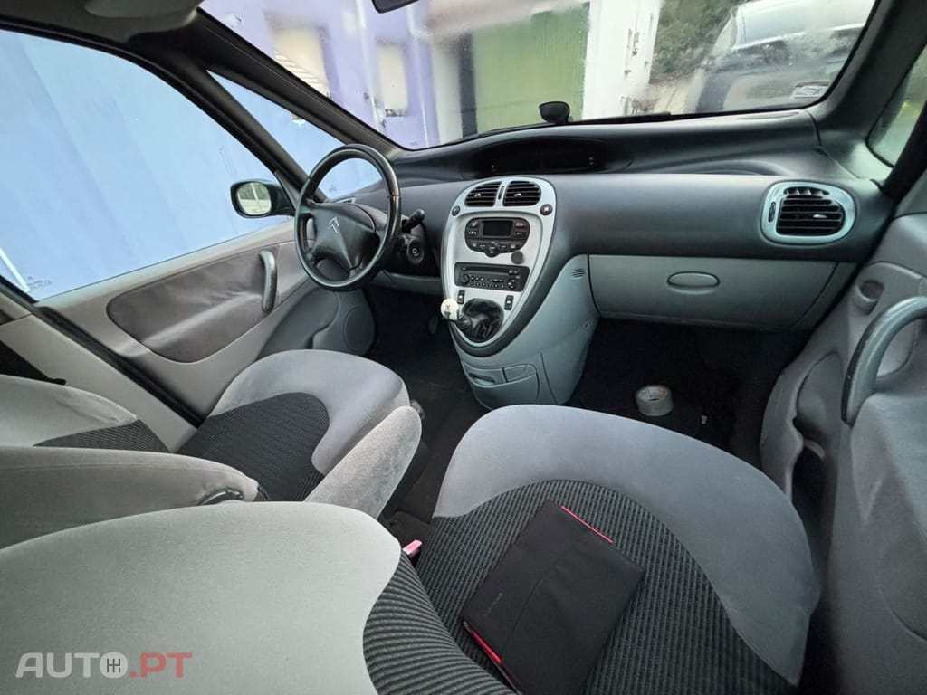 Citroën Xsara Picasso 1.6 HDi Airdream Exclusive — fotografia 3