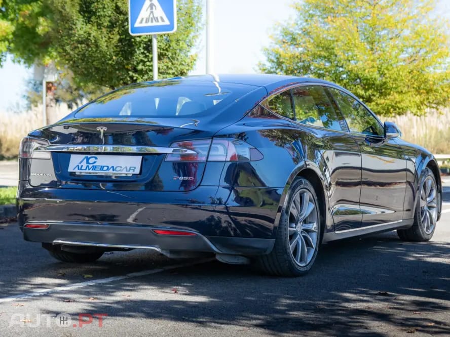 Tesla Model S P85D