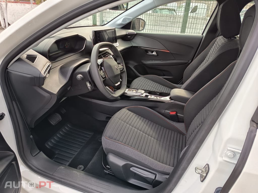 Peugeot E-208 50 kWh Active Pack