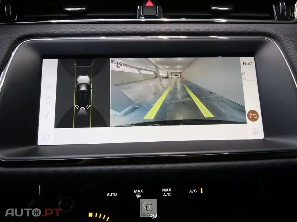 Land Rover Evoque 1.5 P300e AWD Dynamic SE — fotografia 25