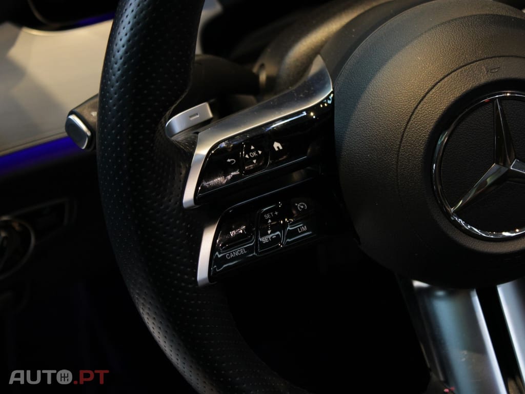 Mercedes-Benz E 220 AMG LINE
