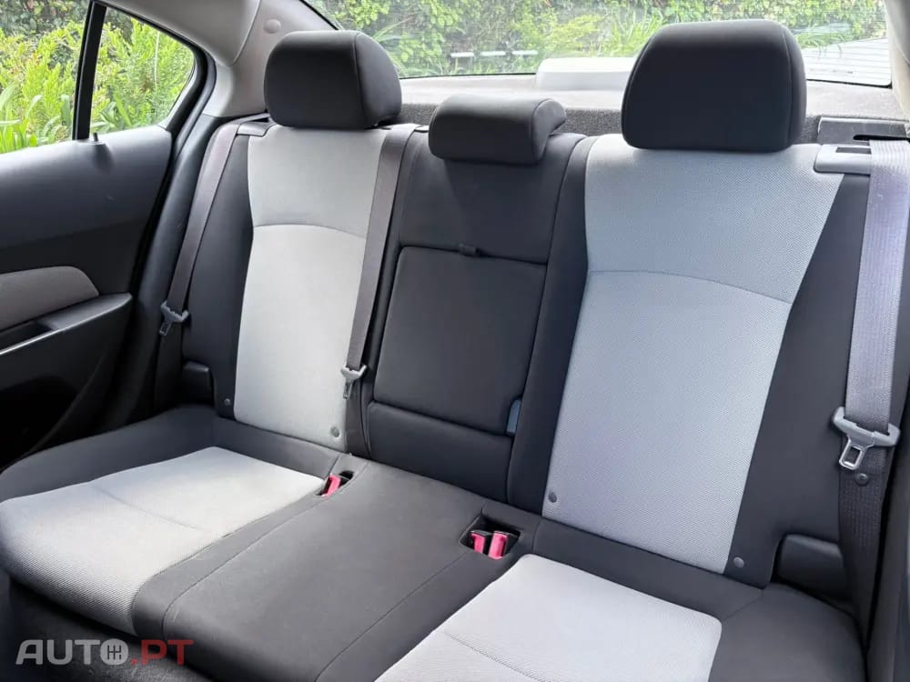 Chevrolet Cruze 1.6 LS
