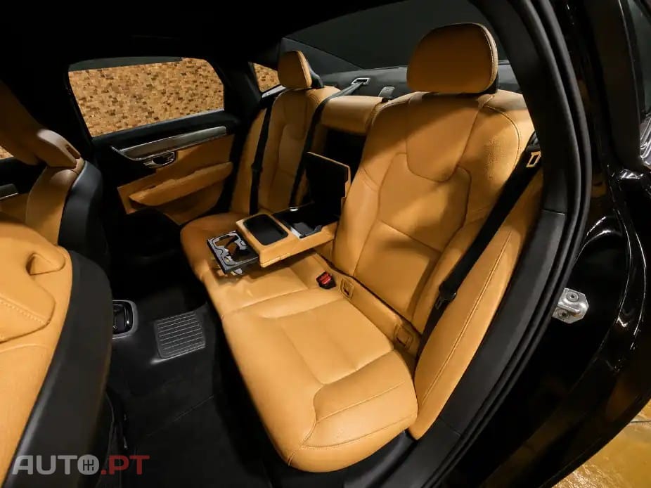 Volvo S90 2.0 T8 Momentum AWD Geartronic