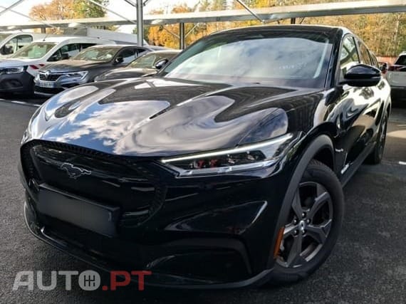 Ford Mustang Mach-E Alargada