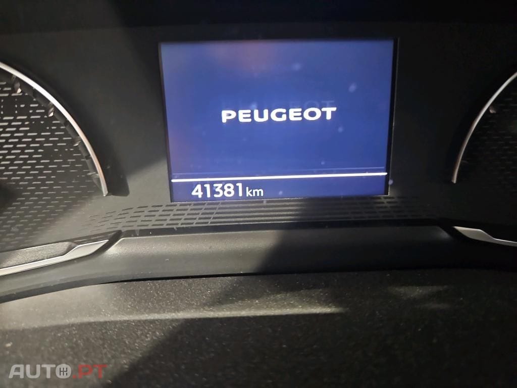 Peugeot 2008 1.2 PureTech Allure