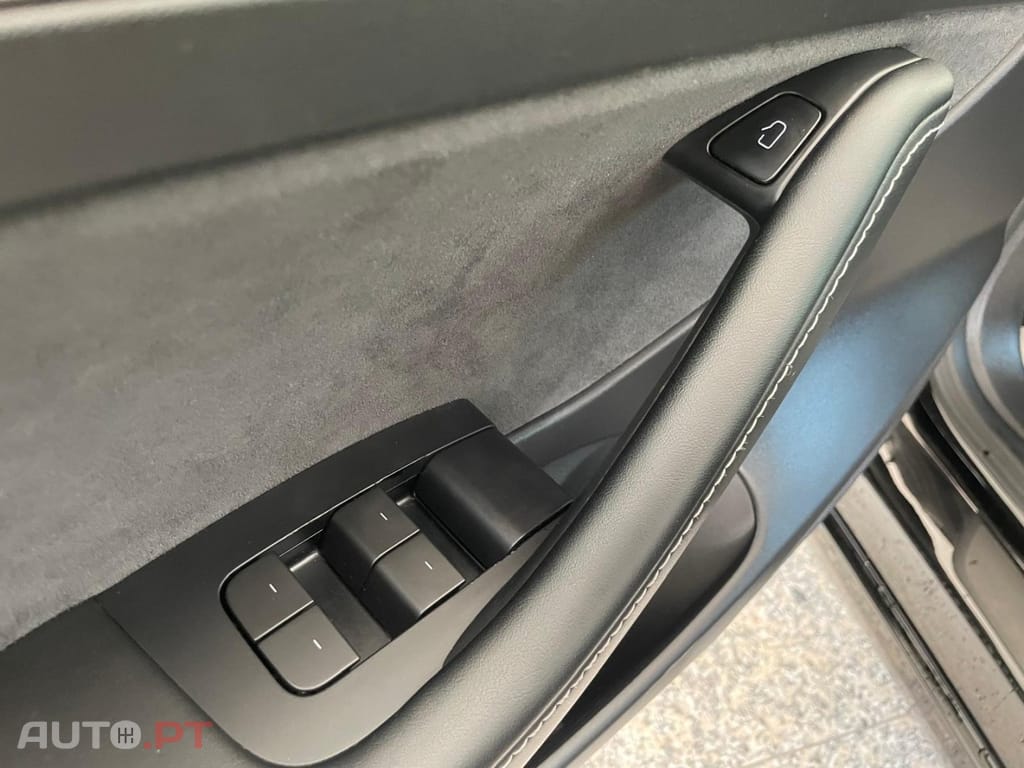 Tesla Model 3 Tração Traseira