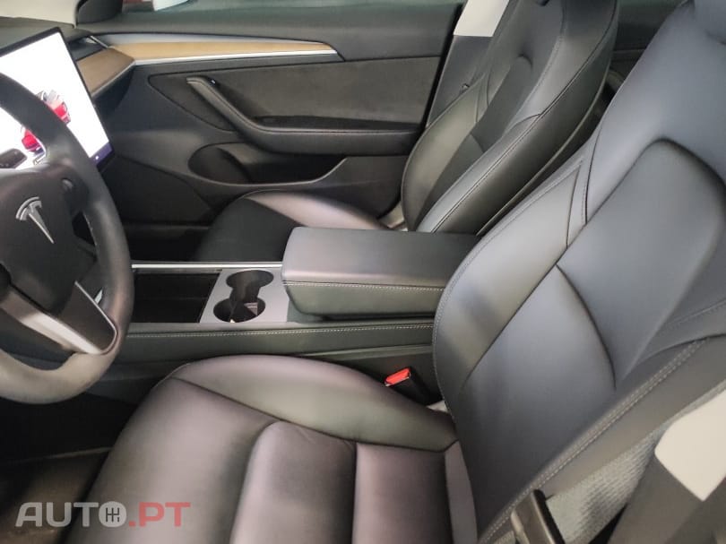 Tesla Model 3 Standard Range Plus RWD