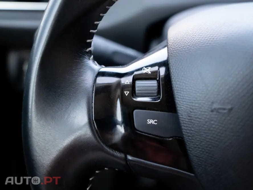 Peugeot 308 1.5 BlueHDi Business Line