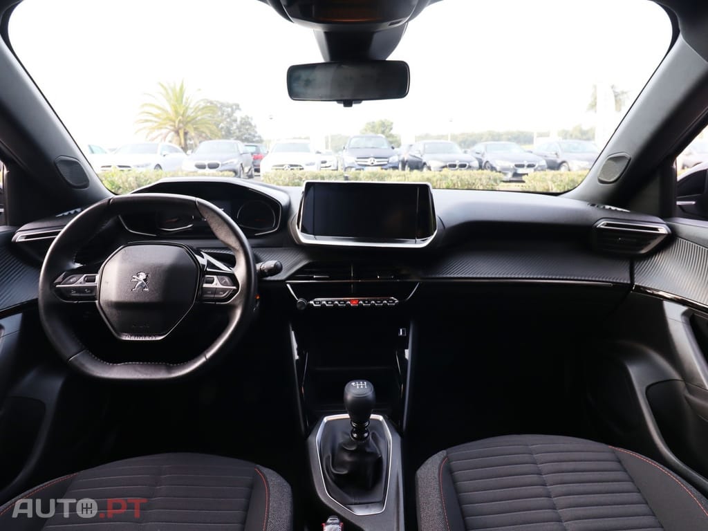 Peugeot 2008 1.2 PureTech Allure