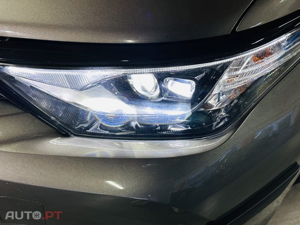 Toyota Auris Touring Sports 1.8 HSD Comfort +P.Sport+Navi