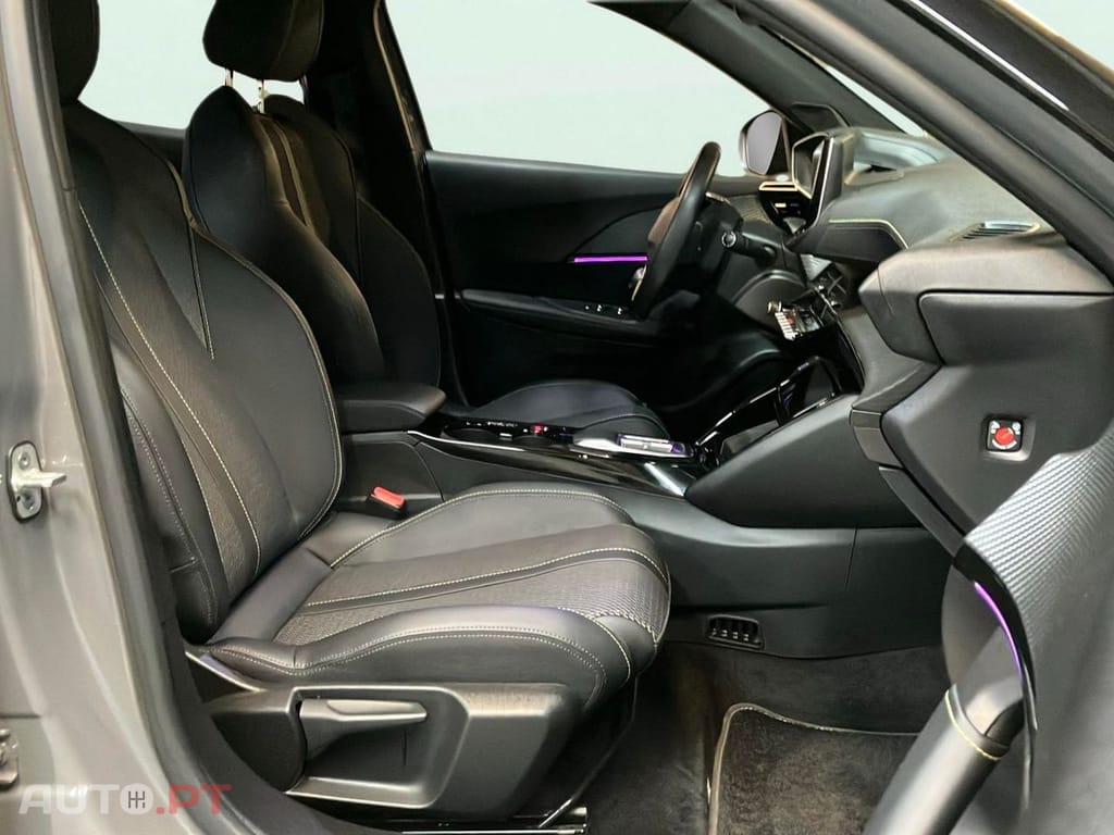 Peugeot E-2008 50 kWh GT