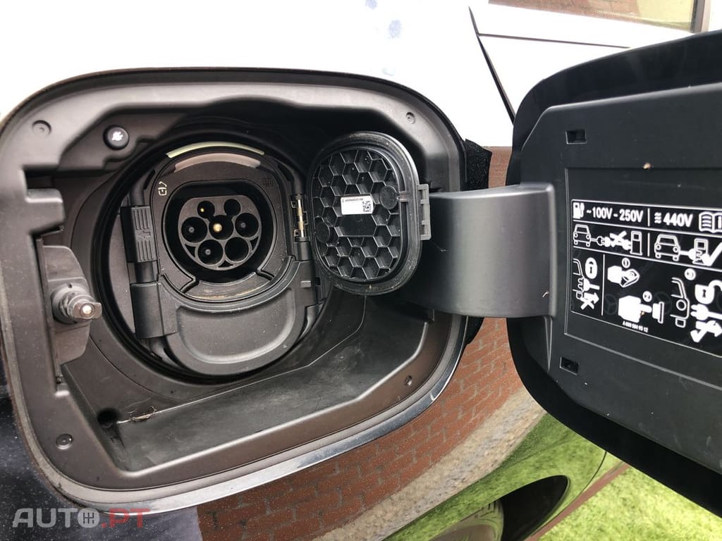 Mercedes-Benz A 250 e Progressive