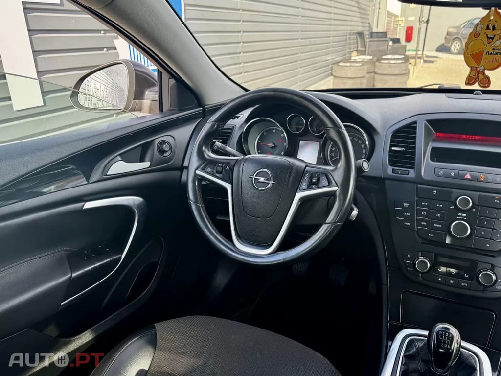 Opel Insignia 2.0 CDTI Sport S/S — fotografia 13