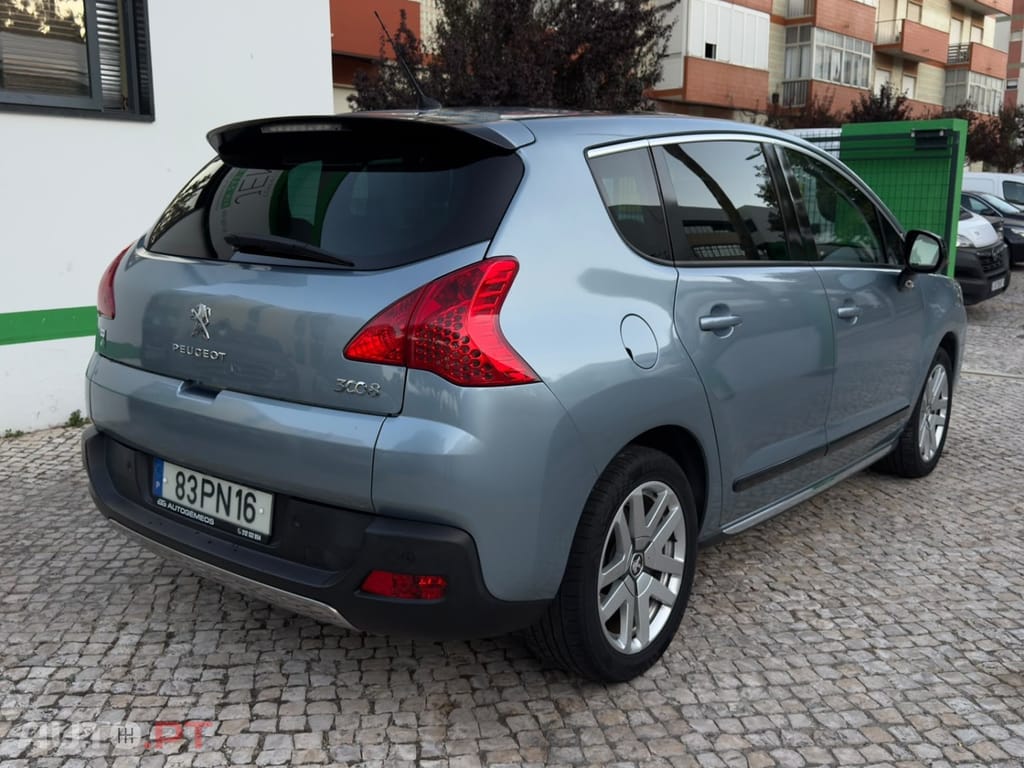 Peugeot 3008 2.0 HDi Hybrid4 99g