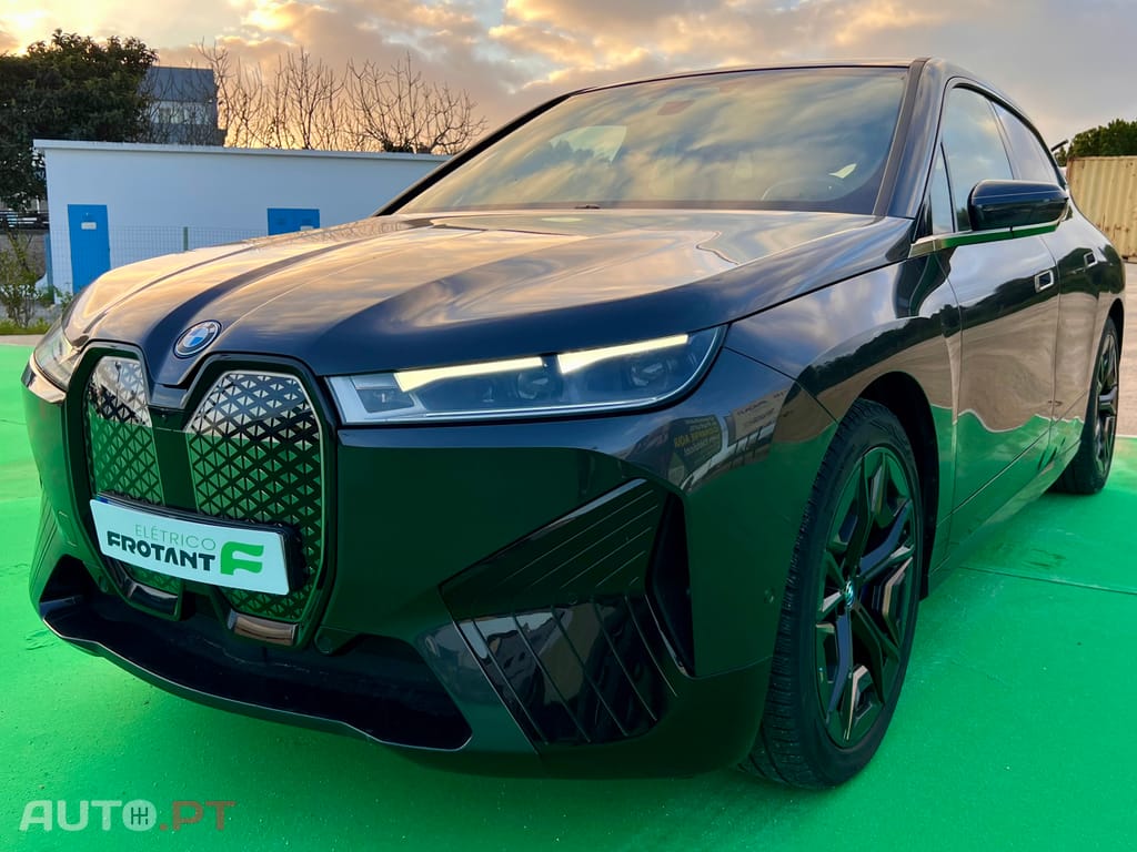 BMW iX XDrive 40