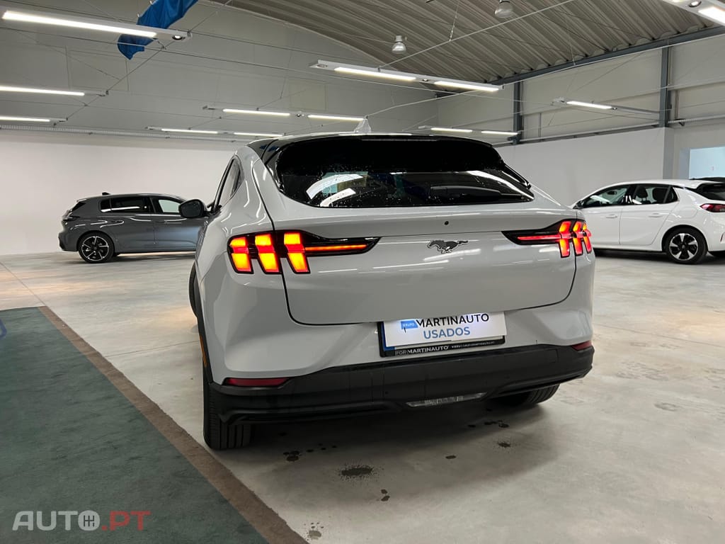 Ford Mustang Mach-E 72.6 kWh Premium AWD