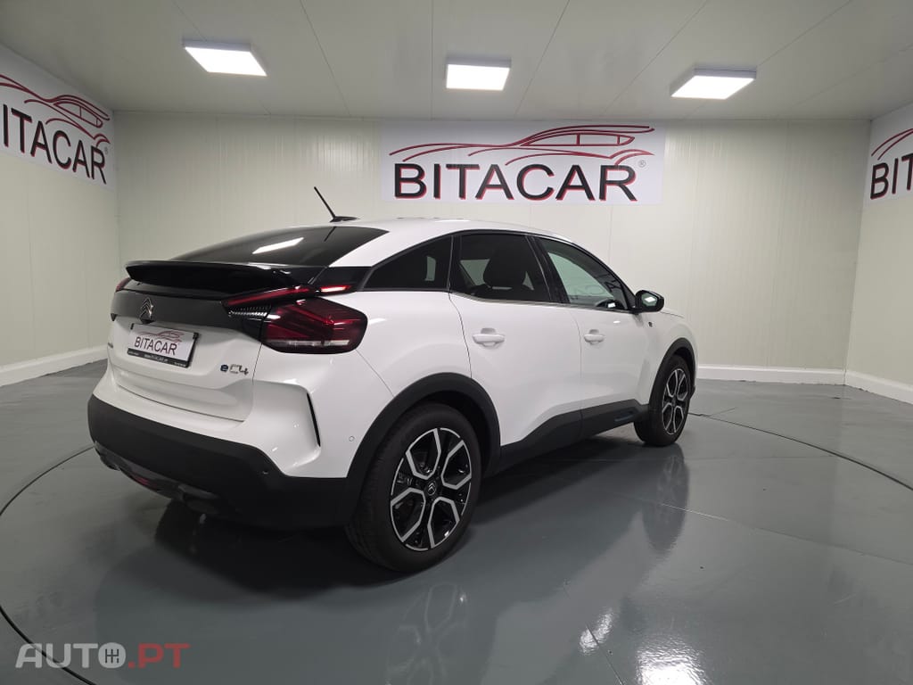 Citroën e-C4 50 kWh Shine — fotografia 67